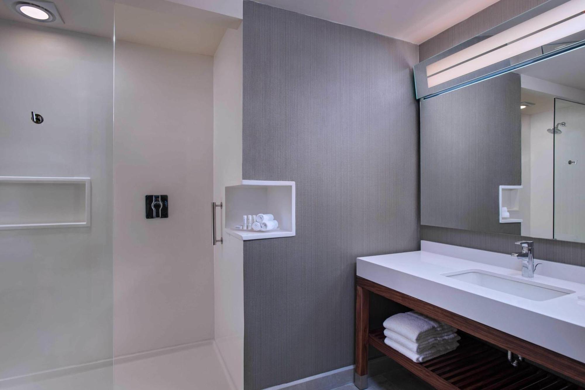 Courtyard By Marriott Guatemala City Екстериор снимка