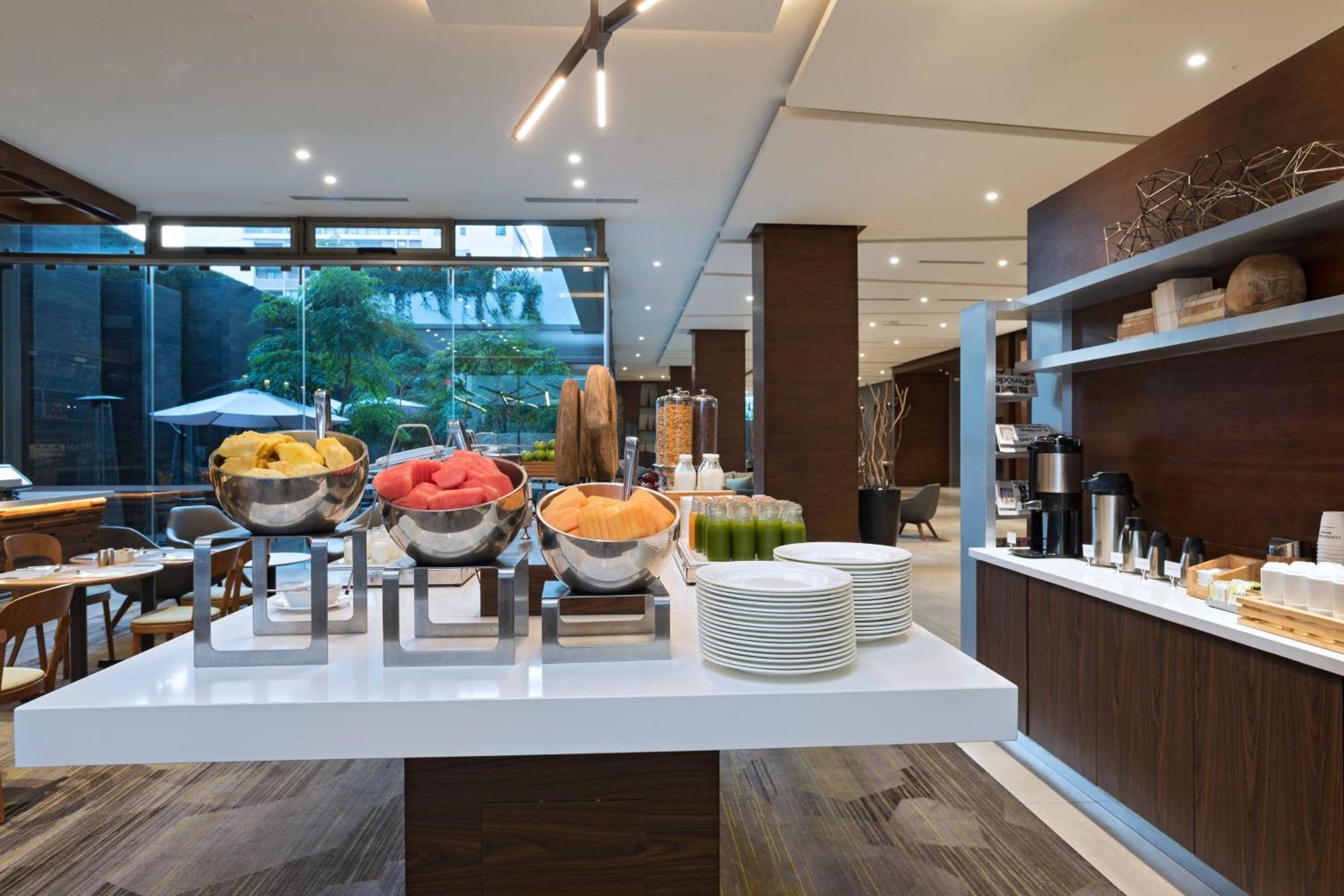 Courtyard By Marriott Guatemala City Екстериор снимка