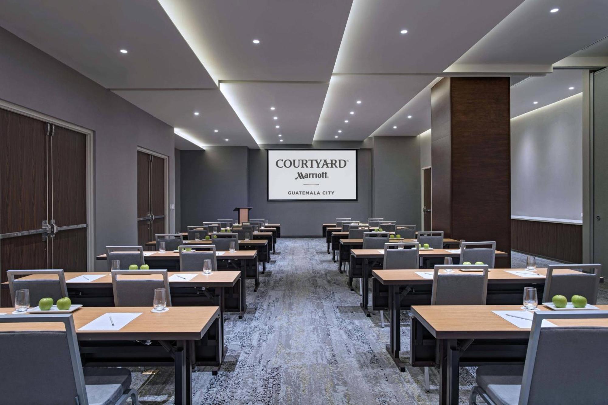 Courtyard By Marriott Guatemala City Екстериор снимка